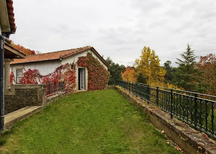 Gospodarstwo wiejskie Quinta De Mouraes Casa Dos Rododendros Lever